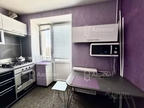 3-к кв. Волгоградская область, Волгоград Университетский просп., 94 ...