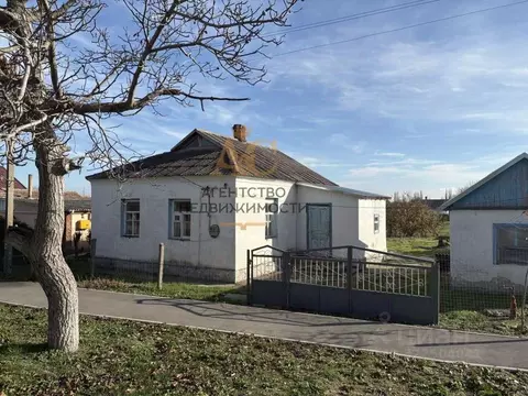 Дом в Крым, Кировский район, Абрикосовское с/пос, с. Бабенково ул. ...