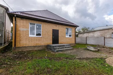 Дом в Адыгея, Тахтамукайский район, Энем пгт ул. Яковлева, 6 (100 м)