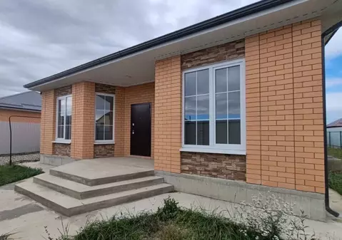 Дом в Краснодарский край, Белореченский район, пос. Южный  (120 м)