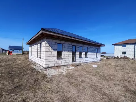 Дом в Новгородская область, Новгородский район, Ракомское с/пос, д. ...