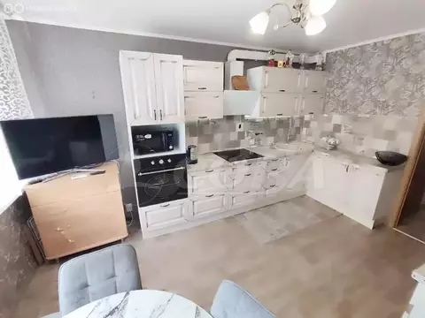 2-комнатная квартира: Тюмень, улица Мельникайте, 122 (60 м)