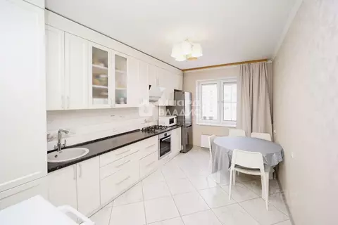 4-к кв. Омская область, Омск проезд 2-й Амурский, 4к3 (92.0 м)