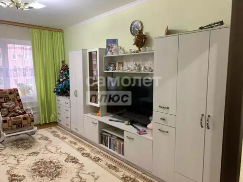 3-комнатная квартира: Армавир, 8-й микрорайон, 3/1 (68 м)