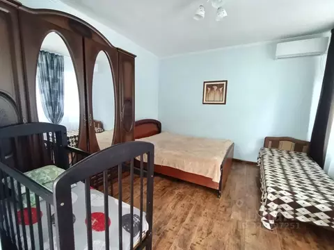 Дом в Краснодарский край, Геленджик городской округ, с. Кабардинка ул. ...