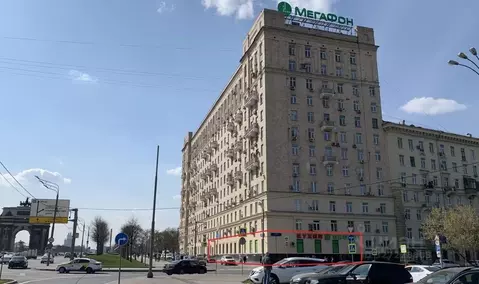 Торговая площадь в Москва пл. Победы, 2К1 (560 м)