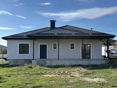 Дом в Крым, Симферопольский район, Чистенское с/пос, с. Трехпрудное ...