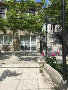 Дом в Крым, Ялта ул. Ветеранов, 10 (150 м)