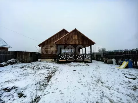 Дом в Хакасия, Усть-Абаканский район, с. Зеленое ул. Яблоневая (82 м)