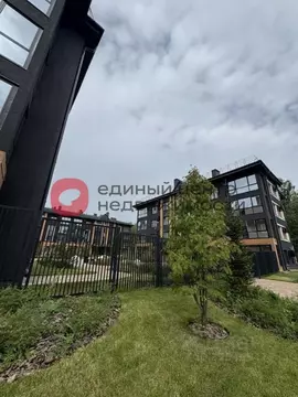 Студия Тюменская область, Тюмень ул. Игоря Комиссарова, 10 (25.24 м)