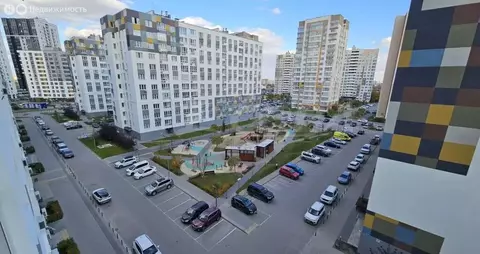 3-комнатная квартира: Тюмень, улица Василия Подшибякина, 15 (90 м)