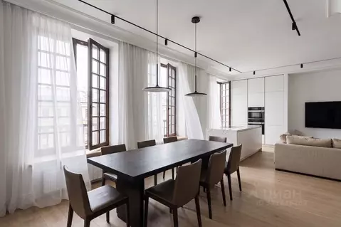 5-к кв. Москва ул. Ефремова, 19к1 (390.0 м)