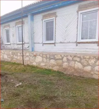 Дом в Волгоградская область, Руднянский район, Ильменское с/пос, с. ...