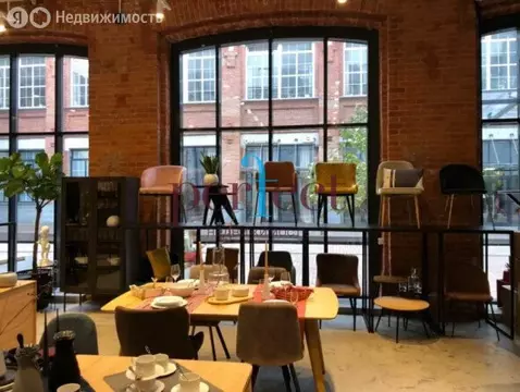 Торговая площадь (398 м)