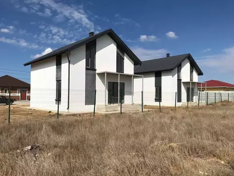 Дом в Крым, Сакский район, с. Уютное ул. Цветочная (134 м)