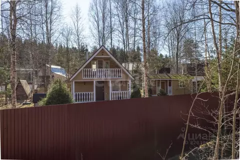 Дом в Ленинградская область, Выборгский район, Рощинское городское ...