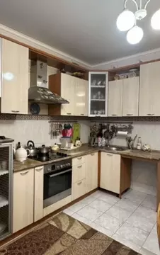 2-к кв. Омская область, Омск 6-й мкр, бул. Зеленый, 11 (77.0 м)