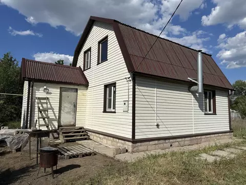 Дом в Волгоградская область, Среднеахтубинский район, Кировское с/пос, ...