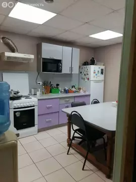 Торговая площадь (483.7 м)