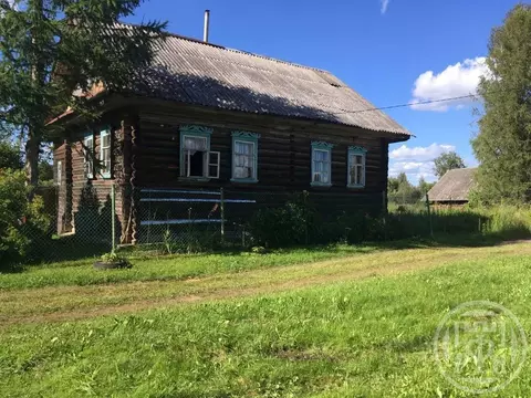 Дом в Ленинградская область, Лужский район, Волошовское с/пос, д. ...