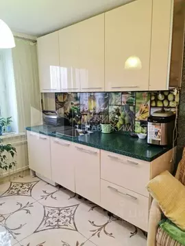 2-к кв. Тюменская область, Тюмень ул. Жуковского, 88/1 (80.0 м)