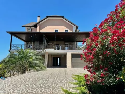 Дом в Краснодарский край, Сочи ул. Ворошиловградская (384 м)