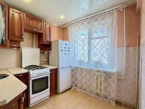 2-к кв. Омская область, Омск Городок Нефтяников мкр, ул. 19-го ...