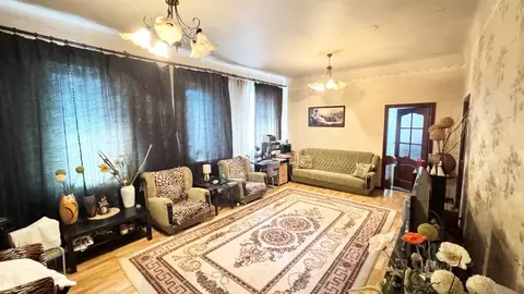 Дом в Ростовская область, Ростов-на-Дону ул. Солидарности, 160 (182 м)