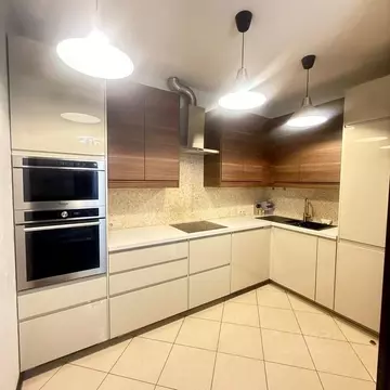 3-к кв. Москва Профсоюзная ул., 91 (100.0 м)