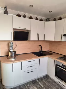 2-к кв. Коми, Сыктывкар просп. Бумажников, 3 (51.5 м)