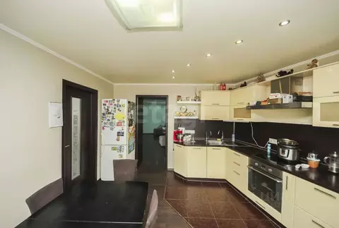 3-к кв. Тюменская область, Тюмень ул. Станислава Карнацевича, 12 (99.5 ...