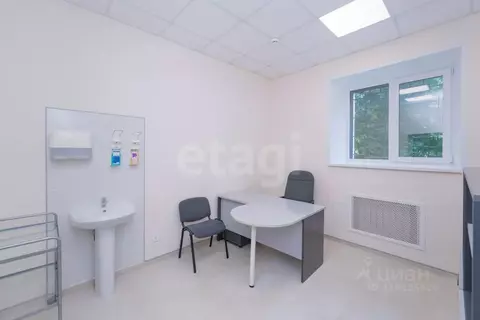 Помещение свободного назначения в Пермский край, Пермь ул. Мильчакова, ...