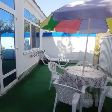 Дом в Крым, Сакский район, Штормовское с/пос, с. Поповка ул. Морская, ...