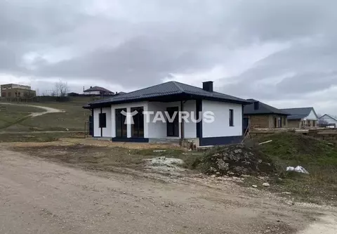 Дом в Крым, Симферопольский район, Добровское с/пос, с. Пионерское ул. ...