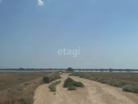 Участок в Крым, Сакский район, Штормовское с/пос, с. Крыловка ул. Мира ...