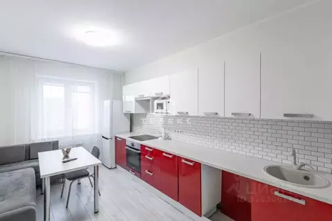 3-к кв. Омская область, Омск бул. Архитекторов, 17/2 (82.0 м)