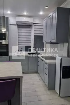 Продается 3-комнатная квартира