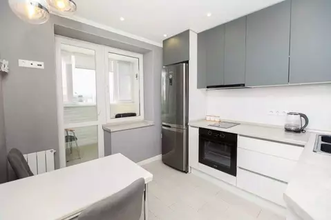 1-к кв. Сахалинская область, Южно-Сахалинск просп. Мира, 121 (50.0 м)