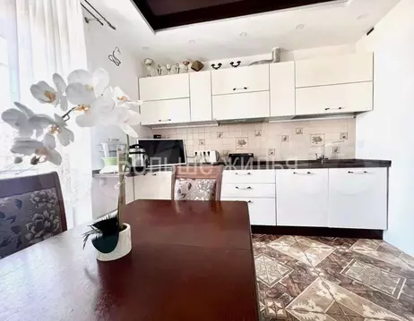 3-к кв. Волгоградская область, Волгоград ул. Ханпаши Нурадилова, 7 ...