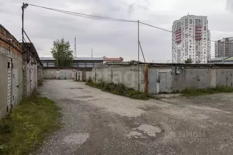 Гараж в Тюменская область, Тюмень ул. 50 лет Октября, 79 (17 м)