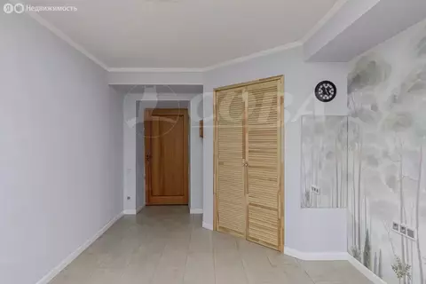 4-комнатная квартира: Тюмень, 6-й микрорайон, улица Валерии ...