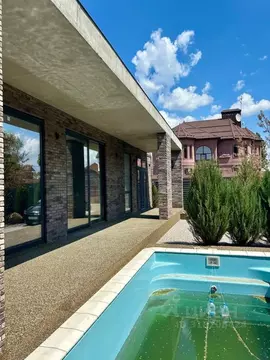 Дом в Ростовская область, Ростов-на-Дону, Нахичевань ул. 34-я Линия, 6 ...