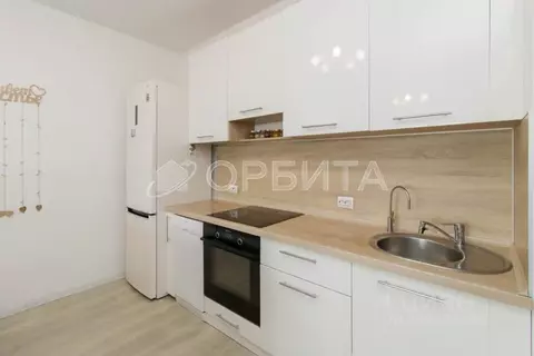 2-к кв. Тюменская область, Тюмень ул. Павла Шарова, 40 (71.1 м)