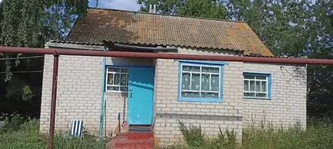 Дом в Саратовская область, Перелюбский район, с. Иваниха Целинная ул., ...