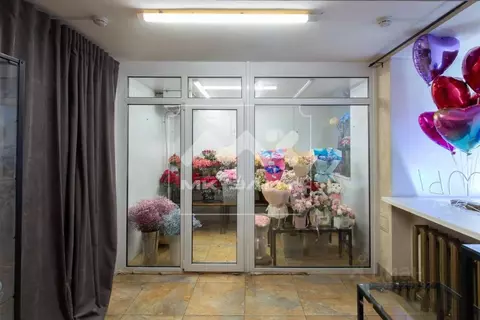 Торговая площадь в Санкт-Петербург ул. Декабристов, 13 (58 м)