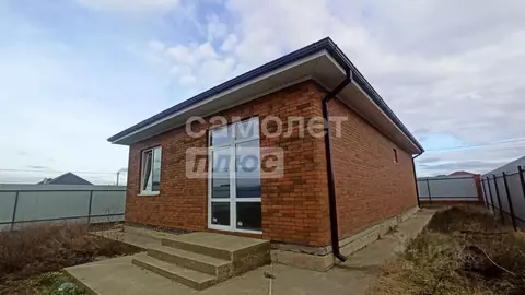 Дом в Краснодарский край, Динской район, Новотитаровская ст-ца ул. ...