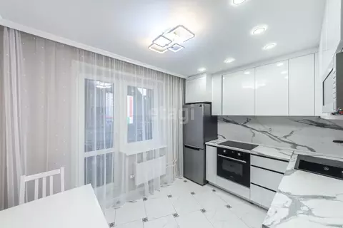 2-к кв. Тюменская область, Тюмень ул. Павла Шарова, 1к1 (58.9 м)