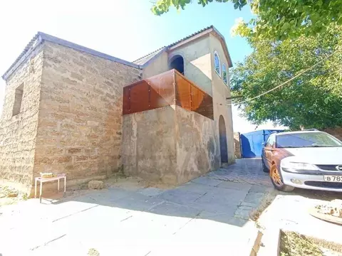 Дом в Крым, Сакский район, Охотниковское с/пос, с. Карьерное ул. ...