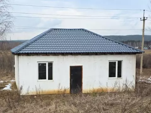 Дом в Иркутская область, Иркутский муниципальный округ, с. Пивовариха ...