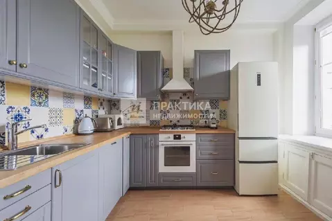 Продается 4-комнатная квартира